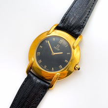 Load image into Gallery viewer, Fendi Quartz Watch – Gold-Plated Unisex Model with Black Dial, 1990s