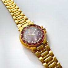 Load image into Gallery viewer, Extremely Rare Vintage Gucci Diver Quartz Watch with Burgundy Dial
