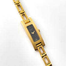 Load image into Gallery viewer, Vintage Ladies' 90s Gucci 3900L Quartz Watch with Rectangular Black Dial