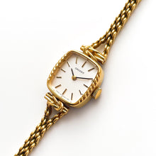 Load image into Gallery viewer, Vintage Gold-Plated Orient Ladies' Mechanical Watch with Thin Chain Bracelet and Ornate Case