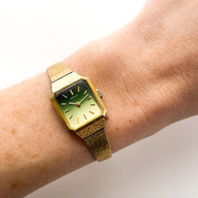 Load image into Gallery viewer, Vintage 1971 Gold-Plated Seiko Ladies' Mechanical Watch with Green Sunburst Dial and Integrated Bracelet