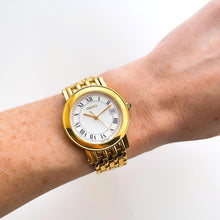 Load image into Gallery viewer, Vintage Unisex 90s Gucci 7300M Quartz Watch with Date Window and Gold-Plated Bracelet - Boxed