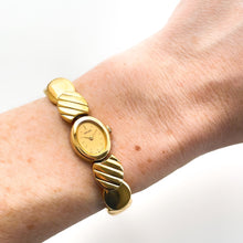 Load image into Gallery viewer, Tiny Vintage 1990s Gold-Plated Ladies' Seiko Quartz Watch With Beaded Bracelet and Oval Dial