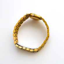 Load image into Gallery viewer, Vintage Gold-Plated Gucci 9200L Quartz Watch with Round Dial and Date Window