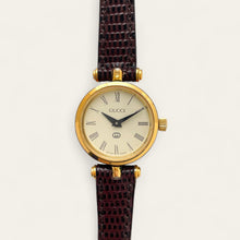 Load image into Gallery viewer, Vintage 80s Ladies' Gucci Stack Quartz Watch - Cream Dial, Brown Leather