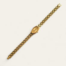 Load image into Gallery viewer, Dainty Retro Ladies' Gold-Plated Quartz Watch with Oval Dial