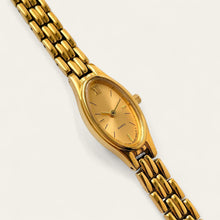 Load image into Gallery viewer, Dainty Retro Ladies' Gold-Plated Quartz Watch with Oval Dial