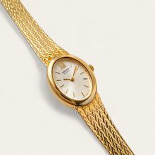 Load image into Gallery viewer, Vintage 1992 Gold-Plated Ladies' Seiko Quartz Watch - Oval Dial