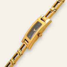 Load image into Gallery viewer, Vintage Ladies' 00s Gucci 3900L Quartz Watch - Black Dial - Boxed