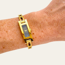 Load image into Gallery viewer, Vintage Ladies' 00s Gucci 3900L Quartz Watch - Black Dial - Boxed