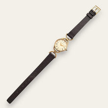 Load image into Gallery viewer, 90s Gold-Plated Gucci 6000.2.L Quartz Watch with Burgundy Leather Strap