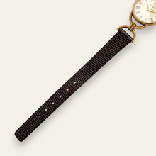 Load image into Gallery viewer, 90s Gold-Plated Gucci 6000.2.L Quartz Watch with Burgundy Leather Strap