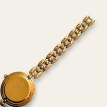 Load image into Gallery viewer, Vintage 1990s Gucci Quartz Watch - Interchangeable Bezels