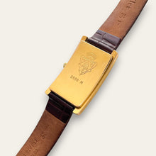 Load image into Gallery viewer, Vintage 1990s Gucci 2600M Quartz Watch - Rectangular Tank-Style Dial