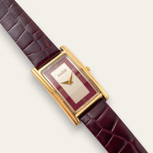 Load image into Gallery viewer, Vintage 1990s Gucci 2600M Quartz Watch - Rectangular Tank-Style Dial