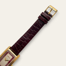 Load image into Gallery viewer, Vintage 1990s Gucci 2600M Quartz Watch - Rectangular Tank-Style Dial
