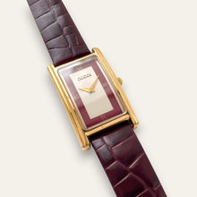 Load image into Gallery viewer, Vintage 1990s Gucci 2600M Quartz Watch - Rectangular Tank-Style Dial