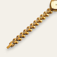 Load image into Gallery viewer, Gold Tone Heart Link Bracelet Quartz Watch Retro Style