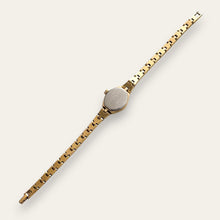 Load image into Gallery viewer, Vintage Ladies Sekonda Gold-Tone Quartz Watch - Heart Shaped Dial