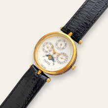 Load image into Gallery viewer, Gucci Moonphase Stack Triple Calendar Quartz Vintage Watch