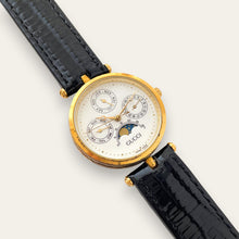 Load image into Gallery viewer, Gucci Moonphase Stack Triple Calendar Quartz Vintage Watch