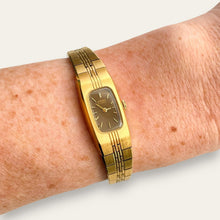 Load image into Gallery viewer, Vintage 1980s Gold-Plated Ladies' Seiko Quartz Watch - Brown Dial