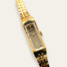Load image into Gallery viewer, Vintage 1979 Gold-Plated Ladies' Seiko Mechanical Watch with Faceted Glass