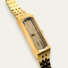 Load image into Gallery viewer, Vintage 1979 Gold-Plated Ladies' Seiko Mechanical Watch with Faceted Glass