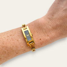 Load image into Gallery viewer, Vintage Ladies' 00s Gucci 3900L Quartz Watch - Black Dial - Boxed