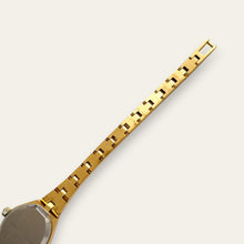 Load image into Gallery viewer, Vintage Ladies Sekonda Gold-Tone Quartz Watch - Heart Shaped Dial