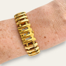Load image into Gallery viewer, Vintage Citizen Elegance Secret Watch - 1990s Quartz - Mother of Pearl