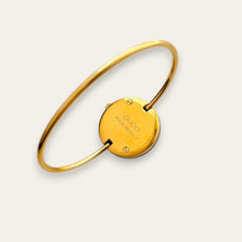 Load image into Gallery viewer, Rare First Era Vintage Gucci Bezel Watch — Made in Italy — Full Set, Quartz