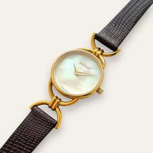 Load image into Gallery viewer, 1990s Vintage Gucci 6000.2.L Quartz Watch - Mother of Pearl Dial