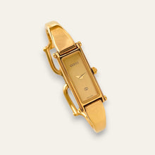 Load image into Gallery viewer, Vintage Gucci 1500 Bangle Watch - Gold Dial, Quartz