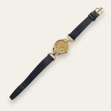 Load image into Gallery viewer, 1990s Vintage Gucci 6000L Quartz Watch - Gold Dial