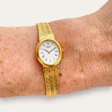 Load image into Gallery viewer, Vintage Ladies' Gold-Plated Seiko Quartz Watch - Oval Dial