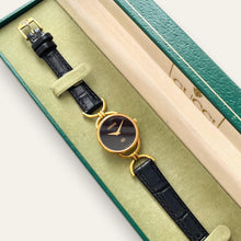 Load image into Gallery viewer, 1990s Vintage Gucci 6000L Quartz Watch - Black Dial