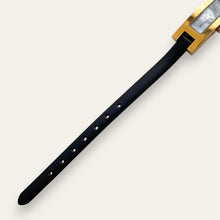 Load image into Gallery viewer, Vintage 2002 Gucci 3900L Quartz Watch, Black Dial, Gold-Tone Case