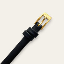 Load image into Gallery viewer, Vintage 2002 Gucci 3900L Quartz Watch, Black Dial, Gold-Tone Case