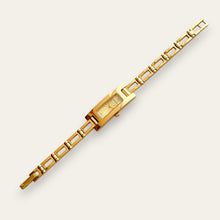 Load image into Gallery viewer, Vintage Gucci 3900L Ladies Quartz Watch Gold Guilloche Dial Box and Papers