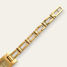 Load image into Gallery viewer, Vintage Gucci 3900L Ladies Quartz Watch Gold Guilloche Dial Box and Papers