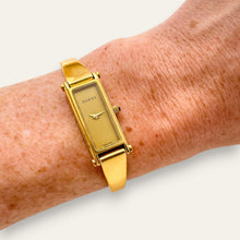 Load image into Gallery viewer, Vintage Gucci 1500L Bangle Watch - Gold Dial, Quartz