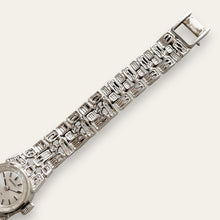 Load image into Gallery viewer, Vintage 1976 Ladies Seiko Mechanical Watch, Faceted Crystal
