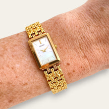 Load image into Gallery viewer, Vintage Seiko Ladies Watch Mother of Pearl Quartz Gold Tone Bracelet