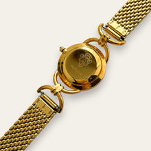 Load image into Gallery viewer, Vintage Gucci 6000.2.L Ladies Quartz Watch Black Dial Gold Tone Mesh