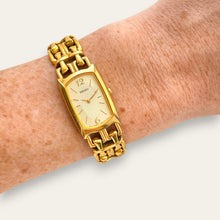 Load image into Gallery viewer, Vintage Seiko Ladies Gold-Plated Quartz Watch Champagne Dial Bracelet