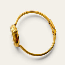 Load image into Gallery viewer, Vintage 1990s Gucci 1100L Ladies Quartz Watch Interchangeable Bezels