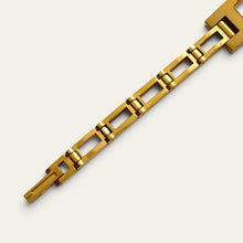 Load image into Gallery viewer, Vintage Gucci 3900L Ladies Quartz Watch Gold Guilloche Dial