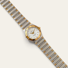 Load image into Gallery viewer, Vintage Omega Constellation Mini Quartz Mother of Pearl Ladies Watch