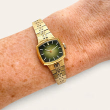 Load image into Gallery viewer, Vintage Seiko Ladies Mechanical Watch, Green Sunburst Dial, 1970s